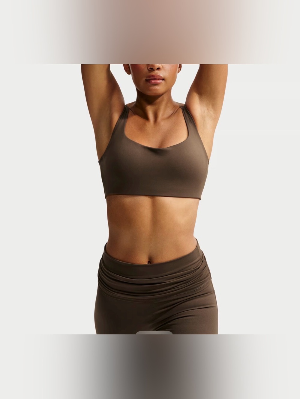 NikeSKIMS Matte
Women's Scoop-Neck Bra . Like new